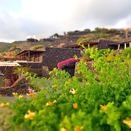 Dammusi Al Tramonto Orman Evi