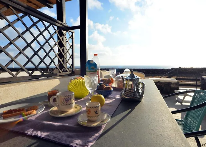 Dammusi Al Tramonto Lodge